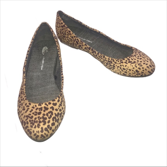 Dr. Scholl's Shoes - Dr. Scholl’s 6.5 animal print ballet flat shoes